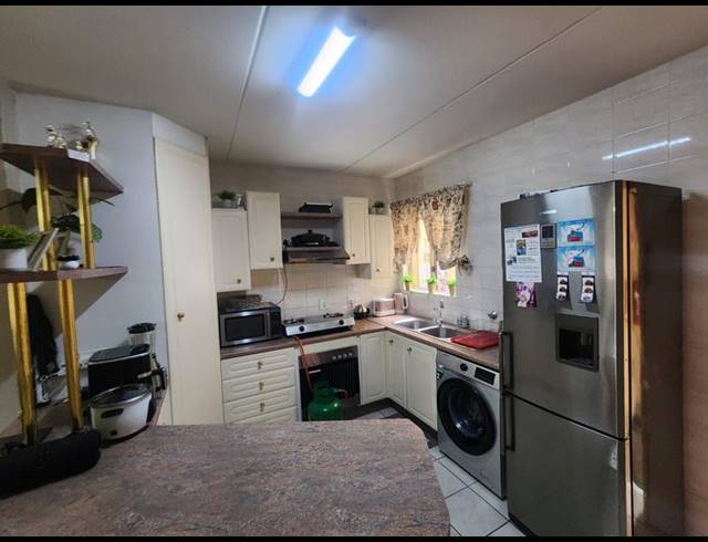 2 BEDROOM TOWNHOUSE FOR SALE IN NEW REDRUTH